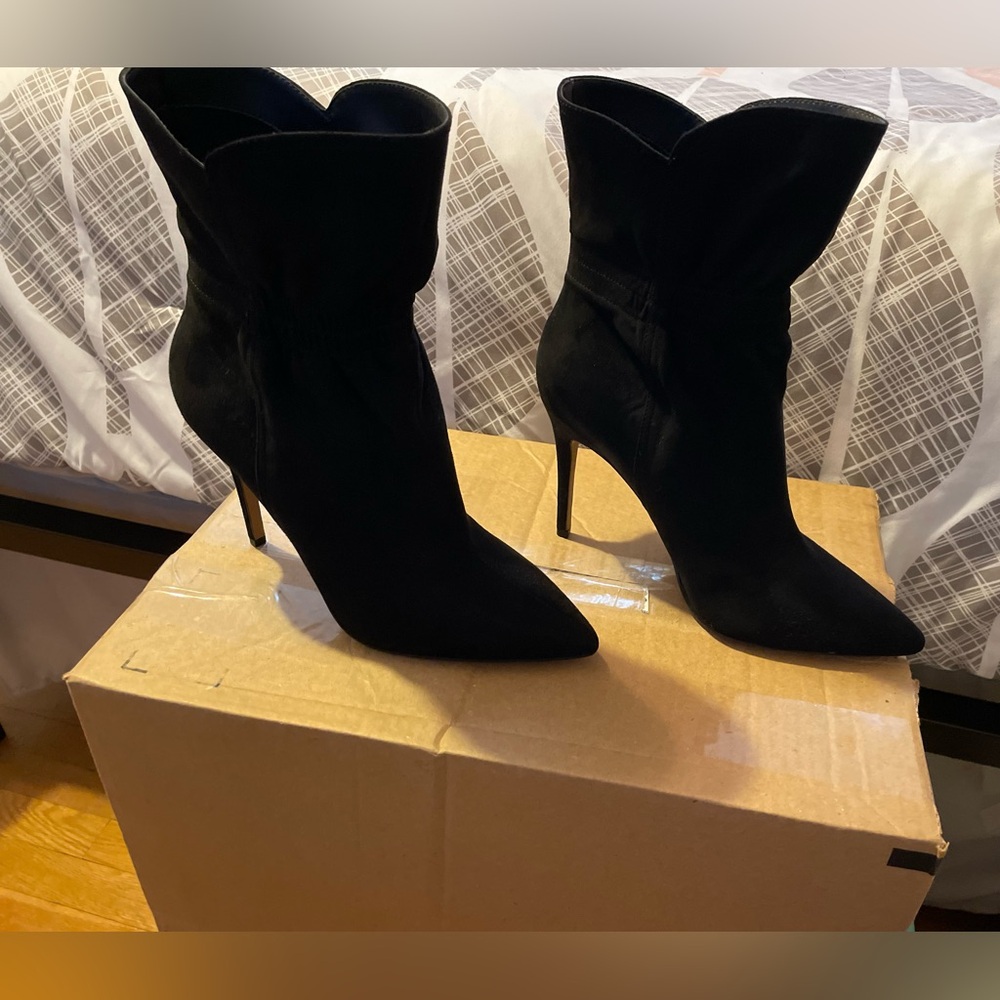Jessica Simpson Black Suede Boots. Size 9.5. 4in heel.